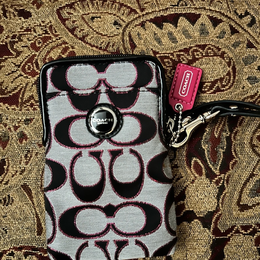 Coach Poppy Signature Universal Metallic Wristlet